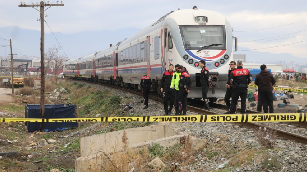 Denizli’de trenin çarptığı kişi öldü