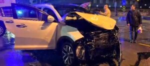 erzurumda otomobil ve halk otobusu carpisti 1 yarali PGtnxErE.jpg