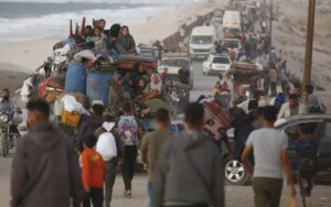 gazzede ateskes anlasmasi ile ilk yardim tirlari girmeye basladi iOSPG5G6.jpg